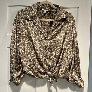 Pattern cropped blouse with tie front